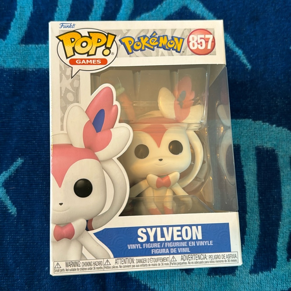 Sylveon funko pop Pokémon new in box